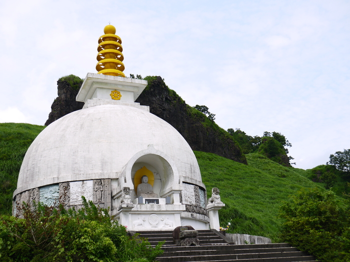 高森平和塔（仏舎利塔）